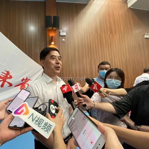 端午节苏炳添参与广州划龙舟：体育明星跨界效应的深度剖析